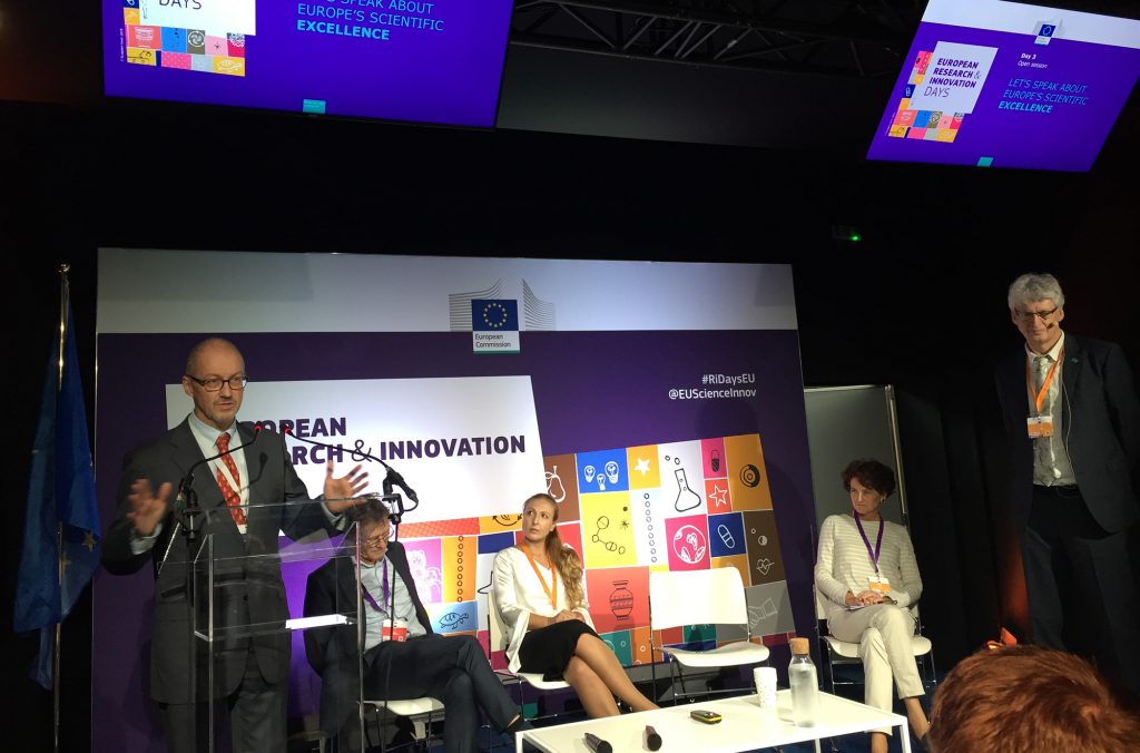 ILL Director, Helmut Schober (far right), and EMBL Director-General, Edith Heard (second from right), joined discussion with Valeria Nicolosi of Trinity College Dublin and Ben Feringa of the University of Groningen on the subject of scientific excellence in Europe. The session was chaired by Adam Tyson of the European Commission (at the podium). (Photo courtesy of the European Commission).