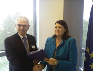 Dr Francesco Romanelli, EFDA Leader and Chairman of EIROforum and EC Commissioner for Research and Innovation Máire Geoghegan-Quinn met during the Conference for a brief exchange of views, based on EIROforum's response to the Green Paper.